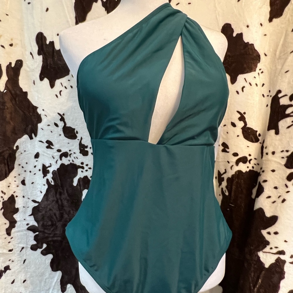 Shade & Shore Green One-Shoulder One Piece